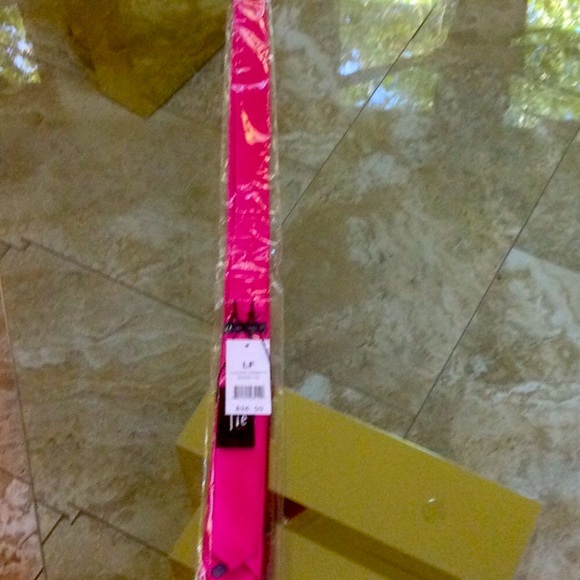 - Luciano Ferretti skinny 100% silk tie NWT - Picture 5 of 5